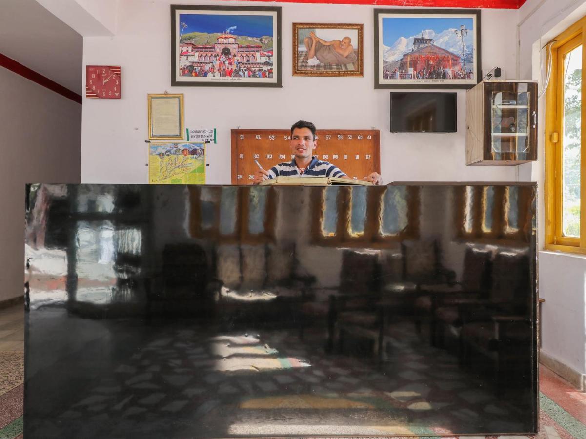 Oyo 63541 Hotel New Indra Lodge Joshīmath Buitenkant foto